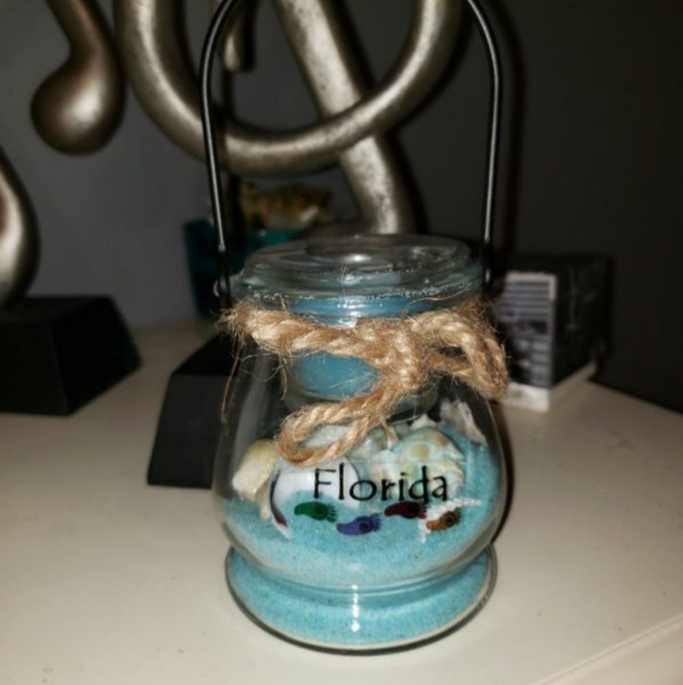 Small Florida candle with handle